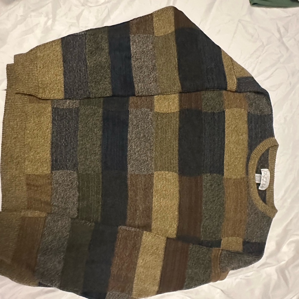 Green and Blue Crewneck Sweater with Striped Pattern